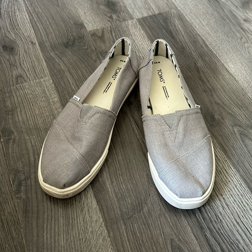 Tom’s slip ons